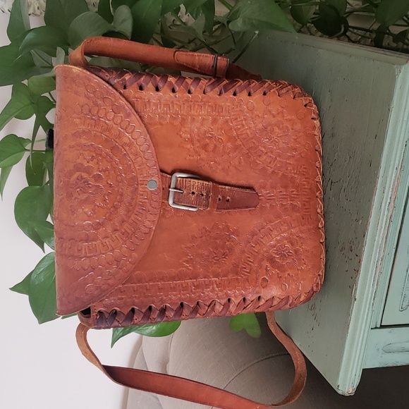 Vintage 60s Tooled Leather Saddle Bag - Picture 3 of 12